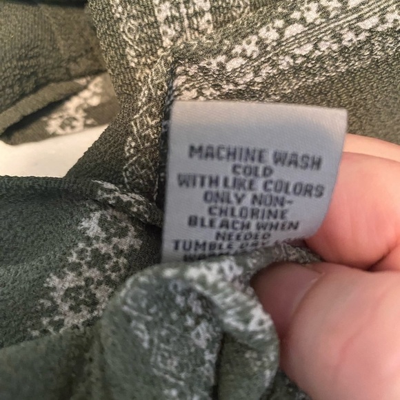 Bailey Blue Womens Size Medium Off Shoulder Sage Green & White Tie Front Jumper - Picture 8 of 9